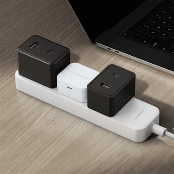 20W PD USB-C Fast Charger (Black)